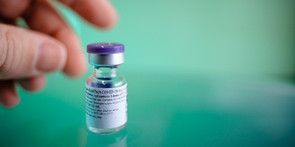 À partir de janvier, le Canada recevra chaque semaine 125 000 doses du vaccin de Pfizer et BioNTech