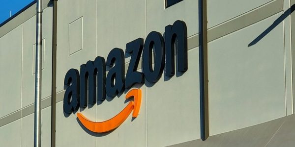 Des employés de Laval forment le tout premier syndicat d’Amazon au Canada