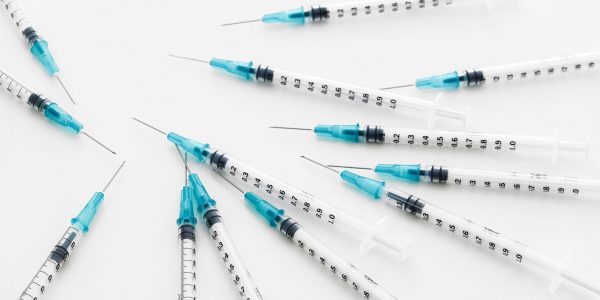 Ottawa a acheté plus de 50 millions de vaccins anti-Covid en trop