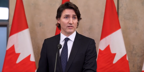 Manifestations: Trudeau invoque la Loi sur les mesures d’urgence, Legault «n’en veut pas» au Québec