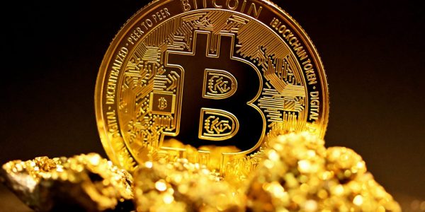 Le bitcoin, valeur refuge? Le marché n’en fait pas la preuve, mais des investisseurs y croient toujours