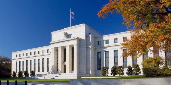 La banque centrale américaine relève ses taux de 0,75%