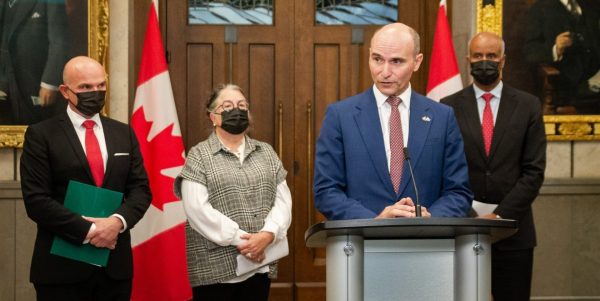 Crédit de TPS, loyers, soins dentaires: le gouvernement Trudeau a déposé ses projets de loi