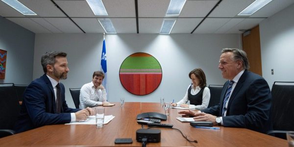 Legault discute de l’électrification du Québec avec l’opposition