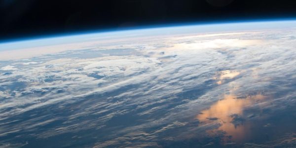 La couche d’ozone se reconstitue, mais la géoingénierie la menacerait
