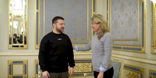 Mélanie Joly a rencontré Volodymyr Zelensky à Kyïv