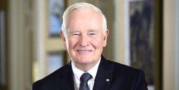 L’ancien gouverneur général David Johnston enquêtera sur l’ingérence étrangère