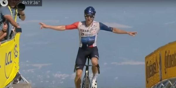 Tour de France: le Québécois d’adoption Michael Woods remporte une victoire d’étape
