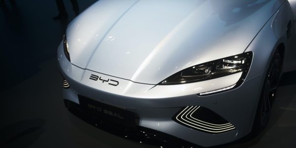 Tesla n’est plus le plus grand vendeur de voitures électriques