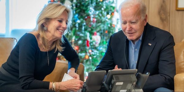 Joe Biden et sa femme ont gagné près de 620 000 $US l’an dernier 