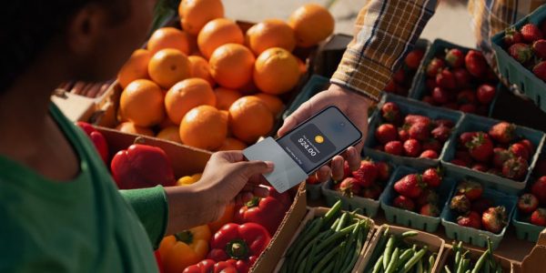 Les commerçants canadiens peuvent désormais utiliser un iPhone comme terminal de paiement