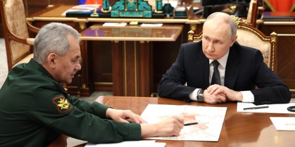 Vladimir Poutine change de ministre de la défense