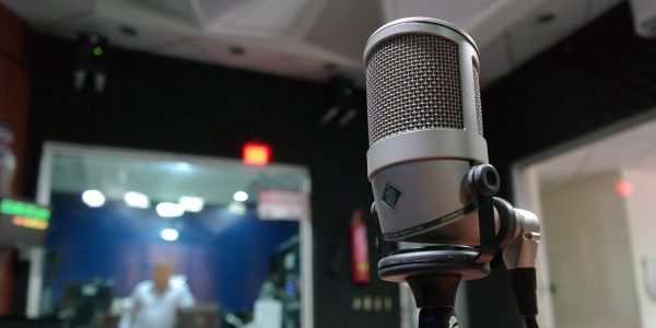 Québecor entre dans le marché de la radio