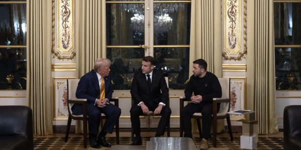 Donald Trump appelle à un cessez-le-feu immédiat en Ukraine après sa rencontre avec Zelensky 