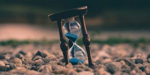 Patienter pour mieux prospérer: combien de temps faut-il vraiment investir pour gagner?