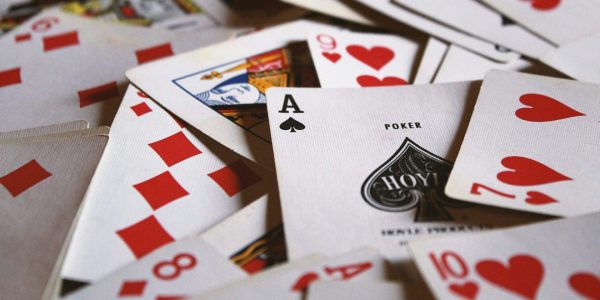 Des joueurs de poker québécois devront payer de l’impôt sur leurs gains