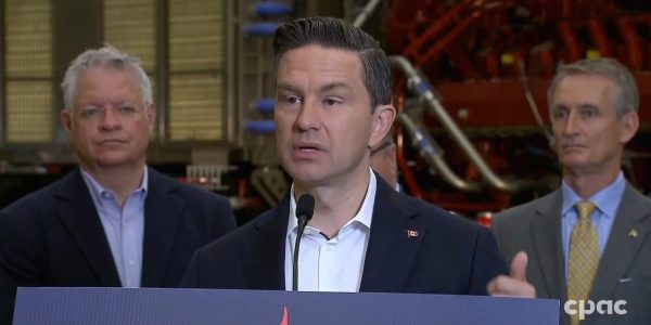 Pierre Poilievre demande au gouvernement Carney d’approuver des grands projets d’infrastructures