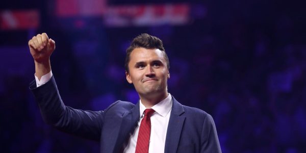 Aux États-Unis, un populaire influenceur pro-Trump a été tué lors d’un rassemblement