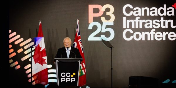 François Legault a accusé Doug Ford de lui avoir tiré dans le dos