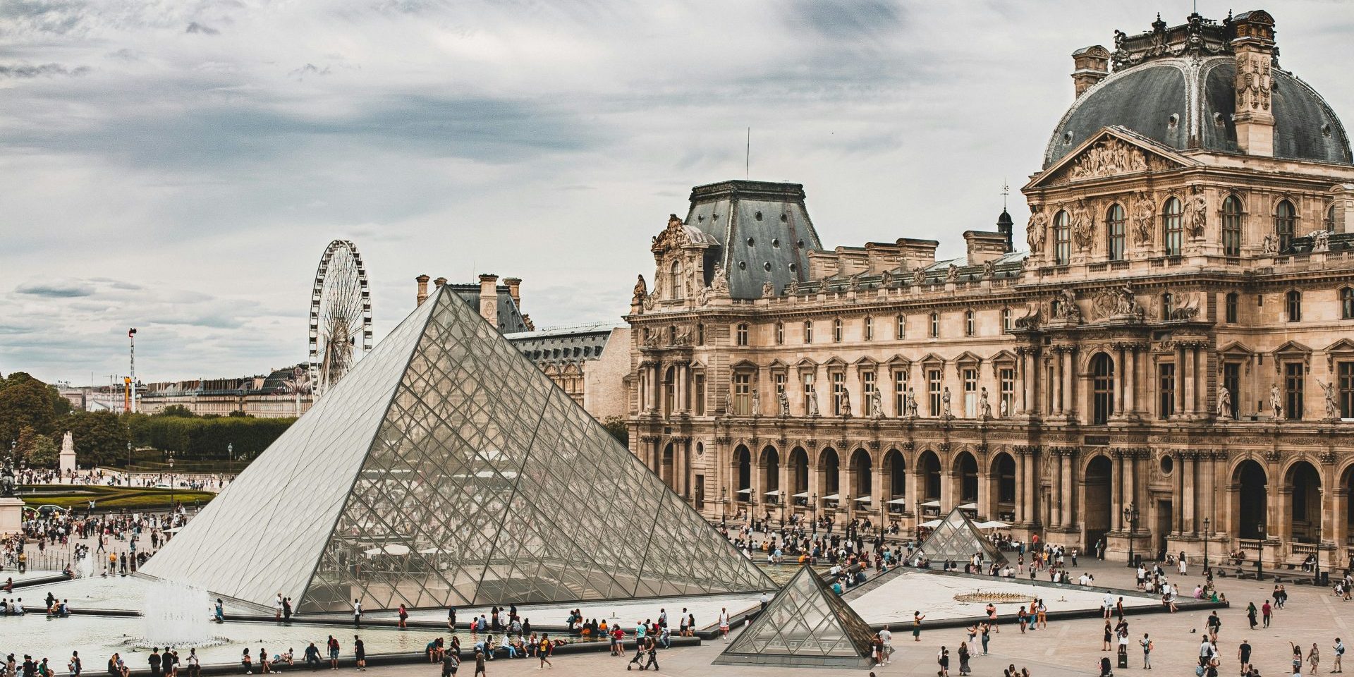Des bijoux d’une «valeur inestimable» ont été dérobés au Musée du Louvre, à Paris