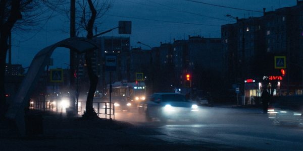 Êtes-vous davantage aveuglés par les lumières des autres voitures?  