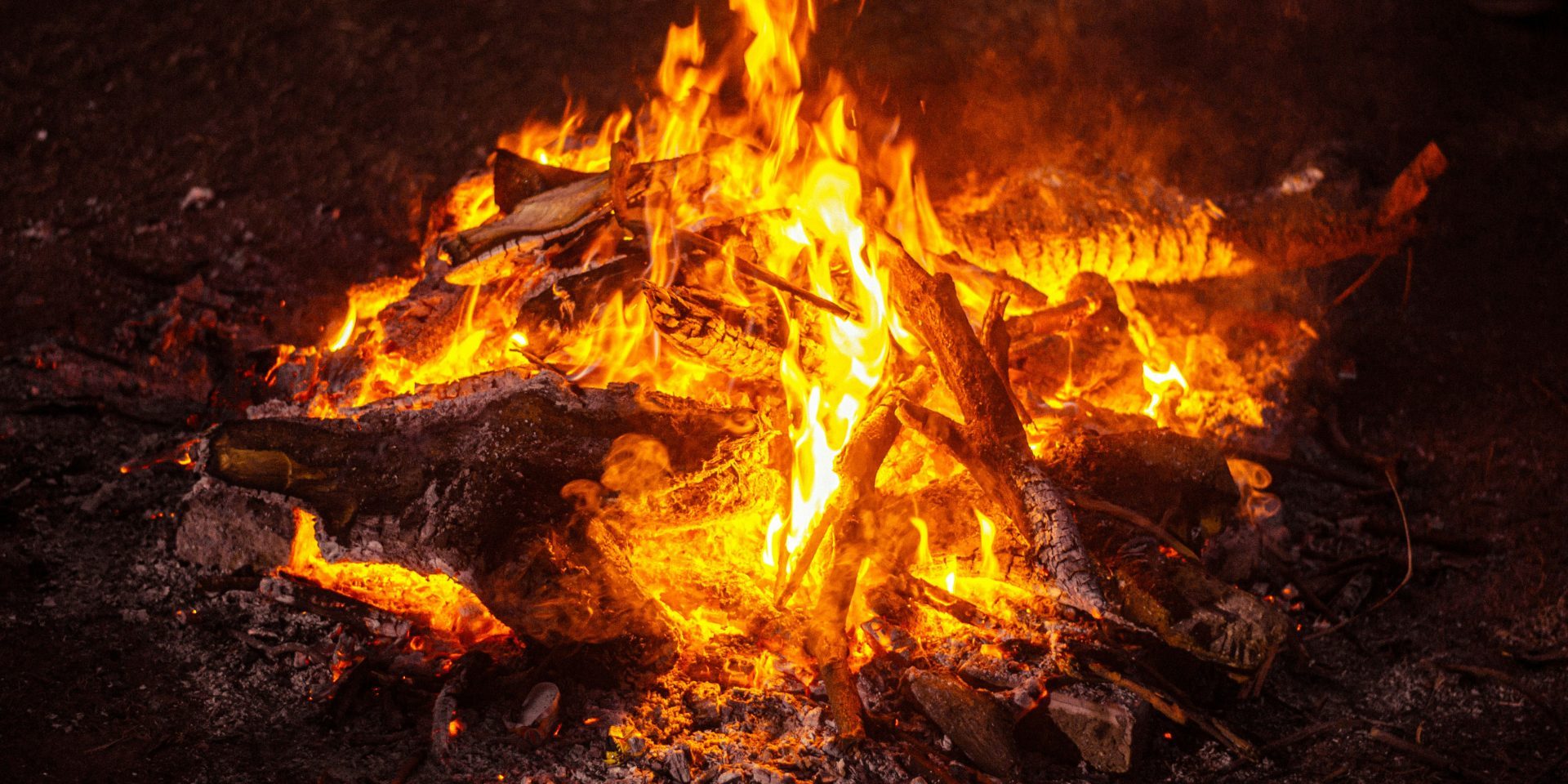 Des hommes de Néandertal ont-ils allumé un feu il y a 400 000 ans? 