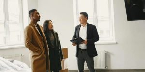 Faut-il se faire aider par un courtier immobilier pour acheter une propriété?